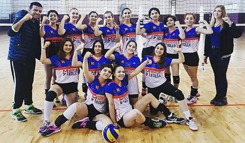 Mercan Koleji voleybolda sürpriz yaptı