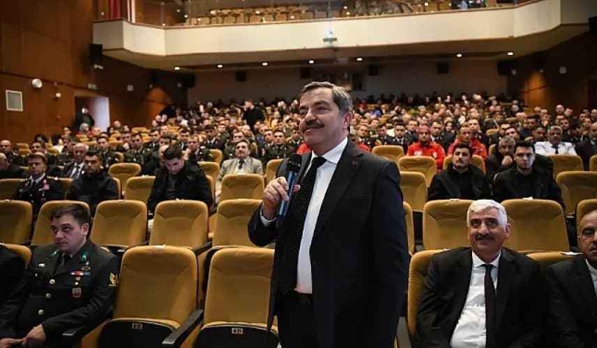 6 Şubat Depremlerinin Yıldönümünde Acı ve Kaybı Unutmamak İçin Anma Programı Düzenlendi