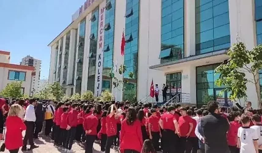 Mercan Koleji, tüm branşlarda madalya kazandı