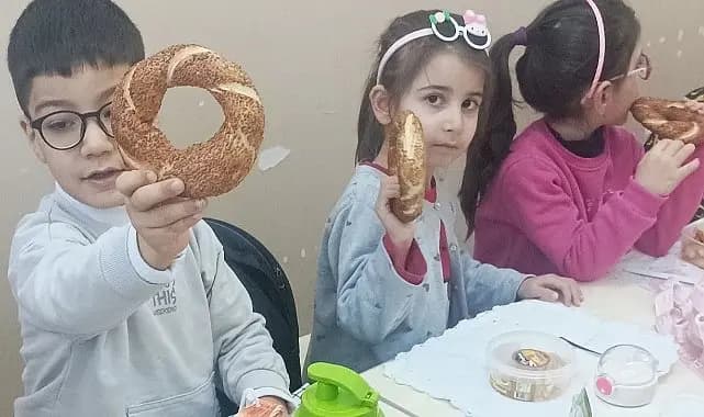 Hurdacı esnafından öğrencilere anlamlı destek