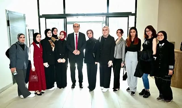 Yeşilyurt Belediye Başkanı İlhan Geçit, Gençlerle Bir Araya Gelerek Anayasa Reformu Projesini Değerlendirdi