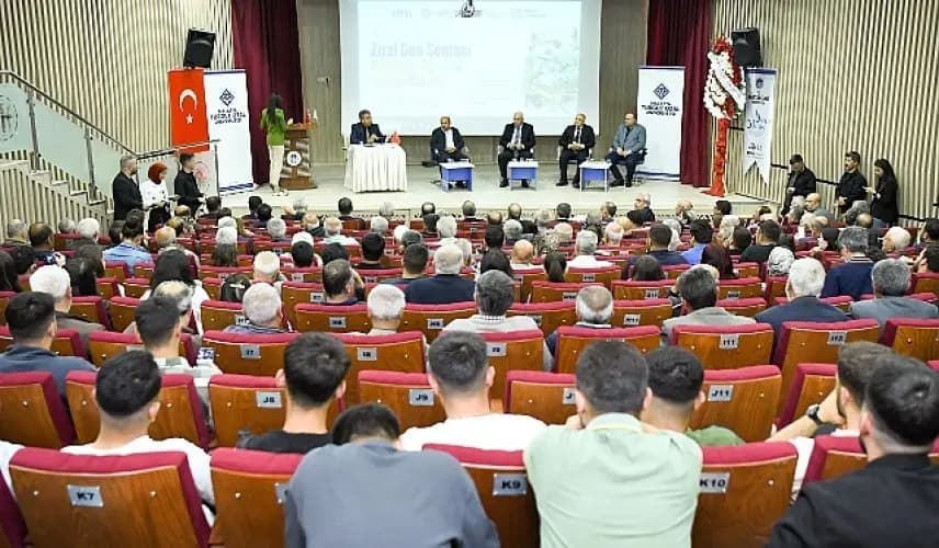 Akademi Gözüyle Zirai Don Sonrası Kayısıda Ağaç ve Bahçe Bakımı Konferansı Düzenlendi.