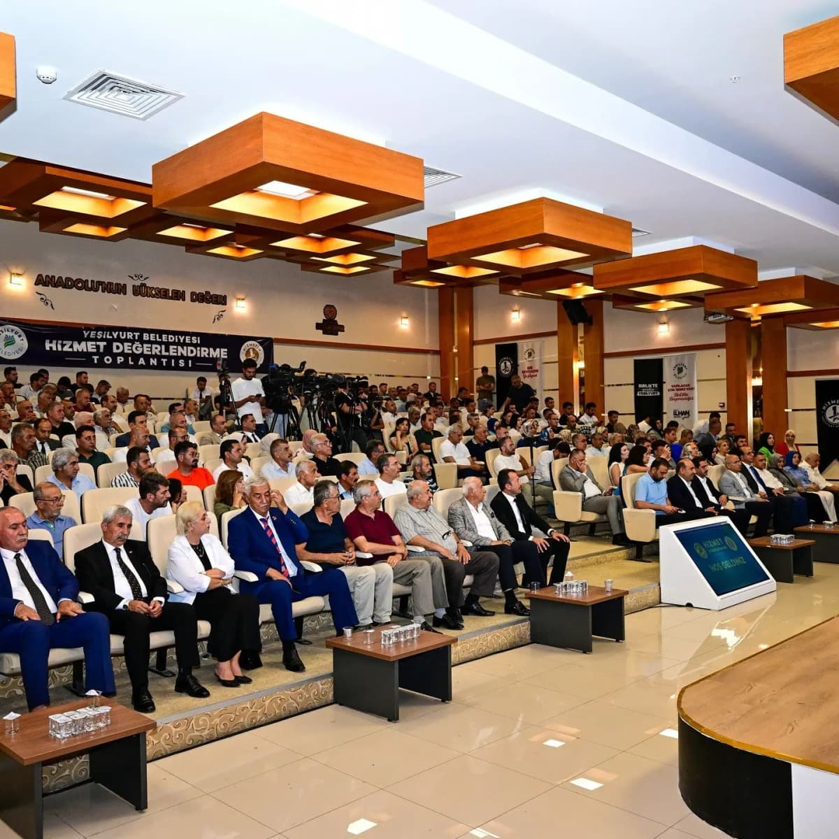 Başkan Geçit, Devam Eden Yatırımları ve Yeni Projeleri Tanıttı