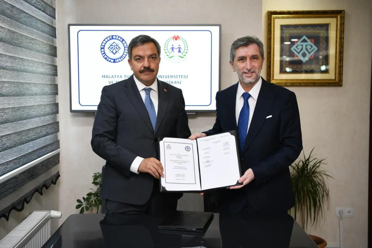 Malatya Turgut Özal Üniversitesi ile KOOP-İŞ Sendikası Arasında Toplu İş Sözleşmesi İmzalandı