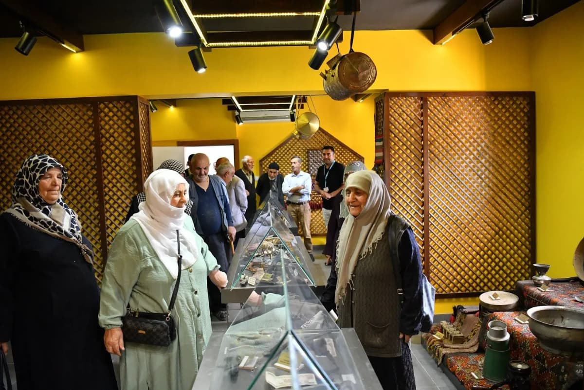 Yeşilyurt Belediyesi, Yaşlılar Gününde Büyüklerini Unutmadı!