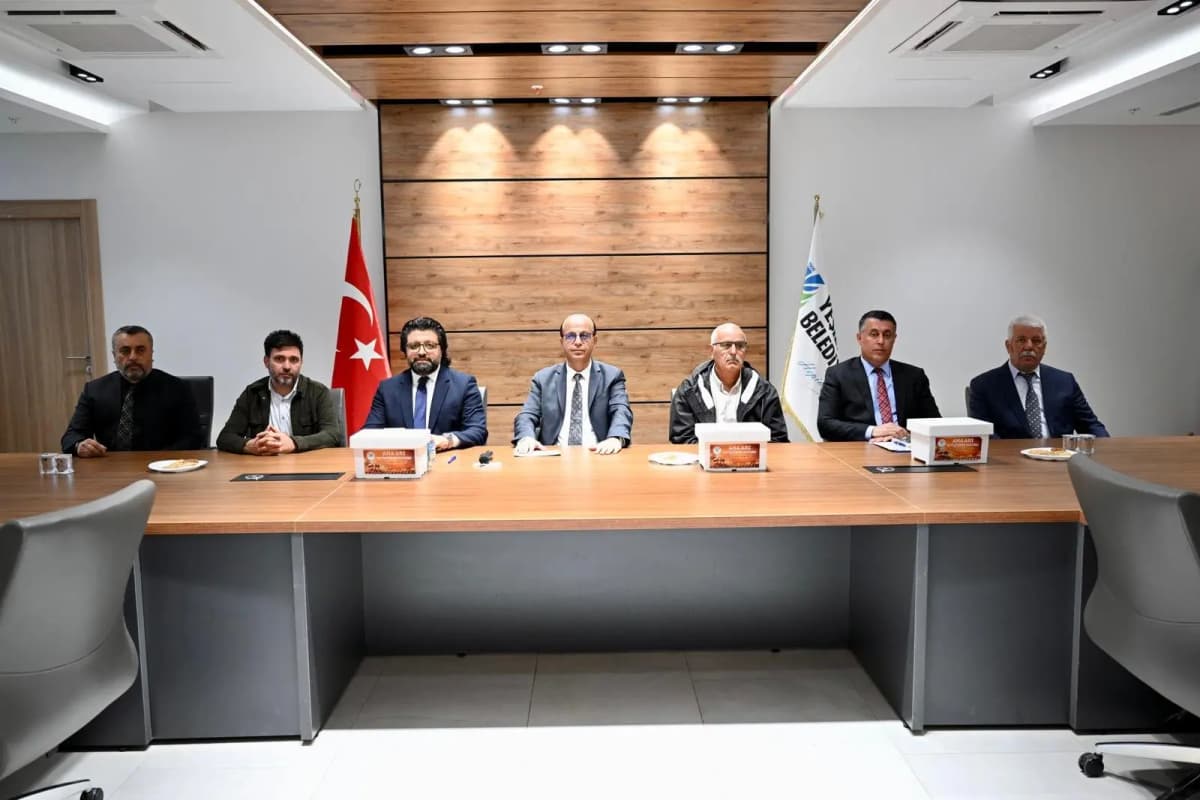 Ana Arı Yetiştirme” Kursunu Tamamlayan Kursiyerlerden Başkan Geçit'e ziyaret