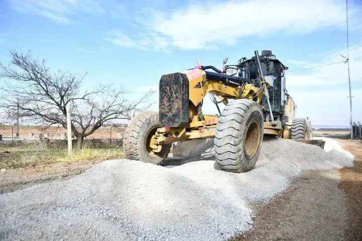 Yeşilyurt’ta Yol Seferberliği: Kırsal Mahallelerde Altyapı Atağı