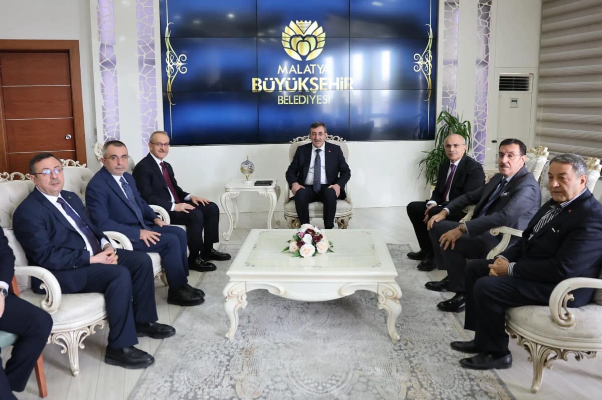 Cumhurbaşkanı Yardımcısı Yılmaz’dan Başkan Er’e Tam Not