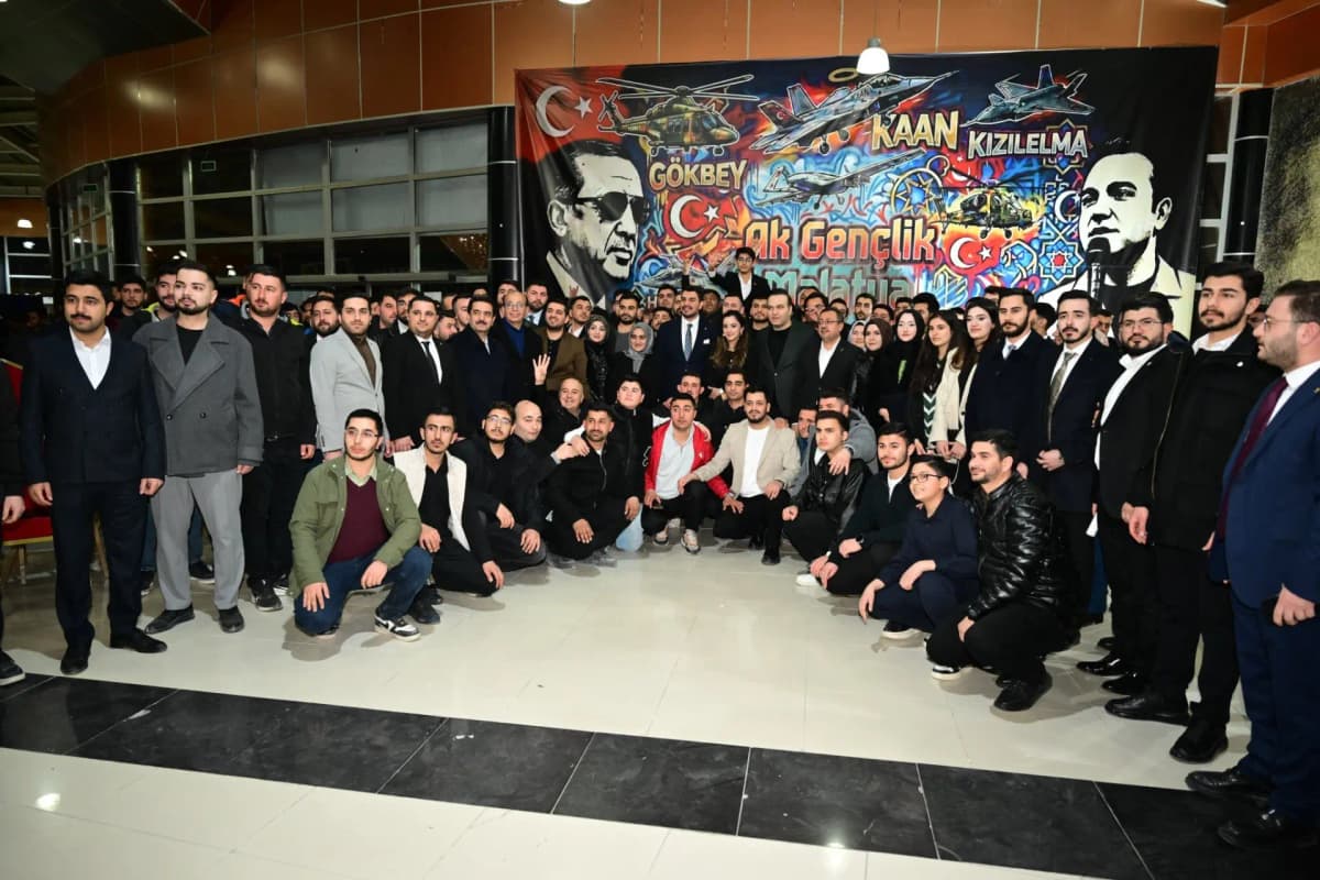 AK Parti Gençlik Kolları Genel Başkanı Yusuf İbiş Malatya’da Gençlerle Buluştu