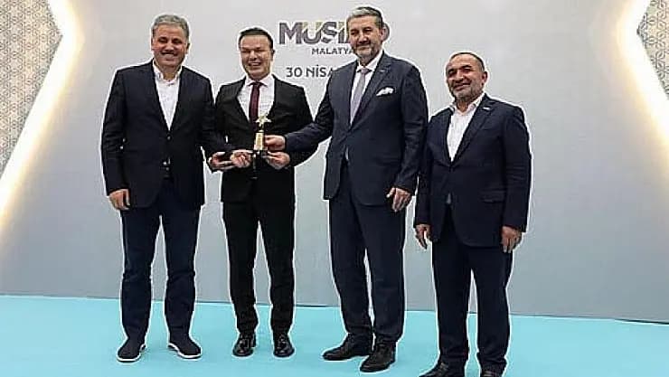 Malatya’da Ekonominin En İyileri Ödüllendirildi Yılın Yatırımı Eğitimde fark yaratan Mercan Koleji