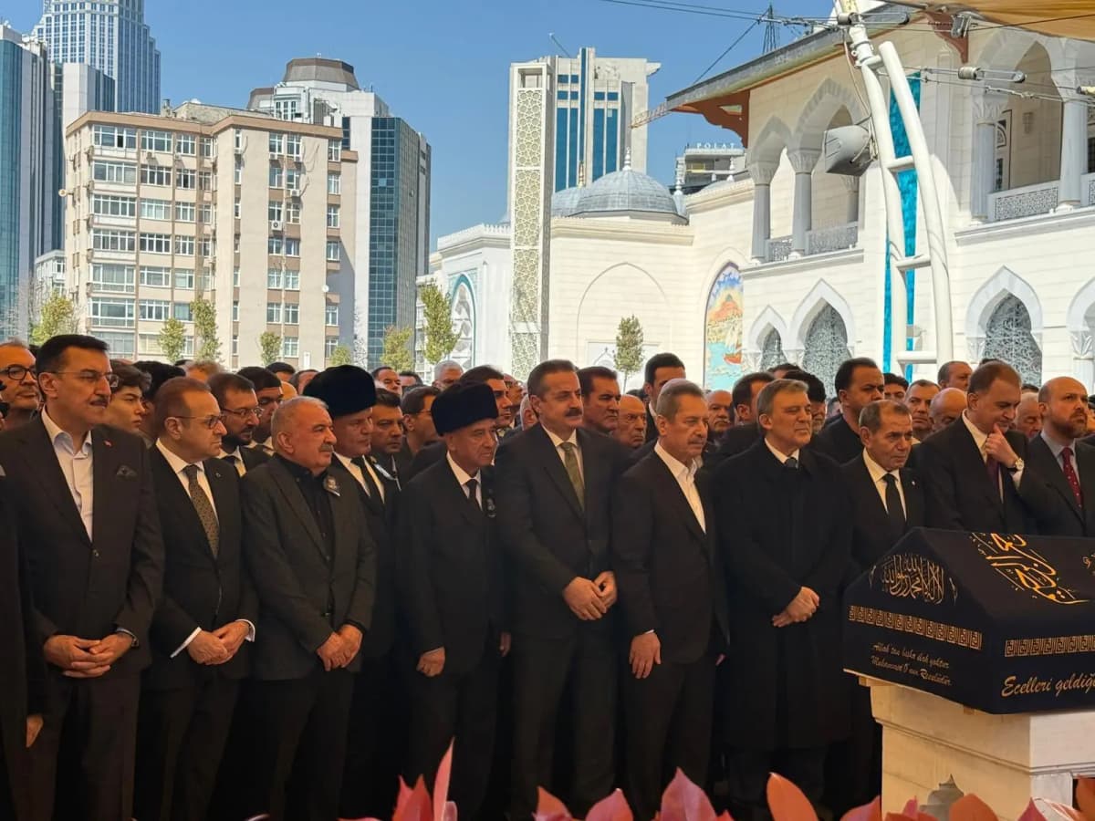 İş Dünyasının Acı Günü: Malatya'lı Mahmut Çalık Son Yolculuğuna Uğurlandı